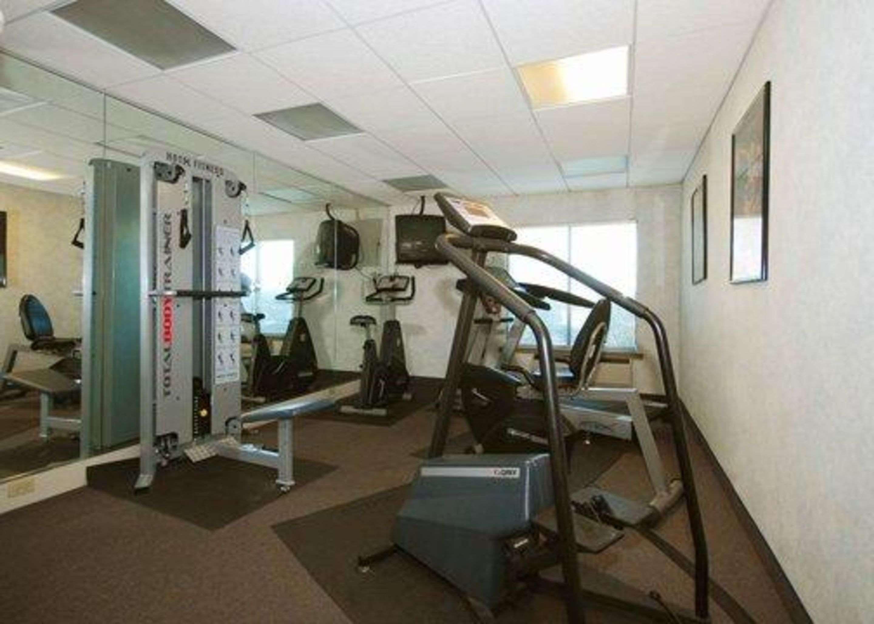 Quality Inn & Suites Bensalem Exteriör bild