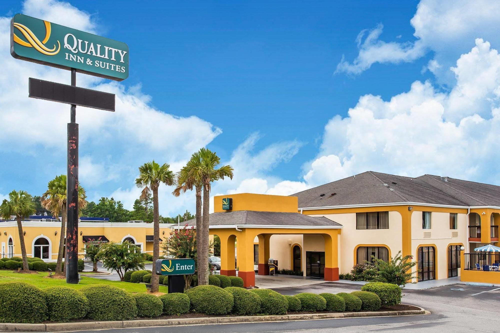 Quality Inn & Suites Bensalem Exteriör bild